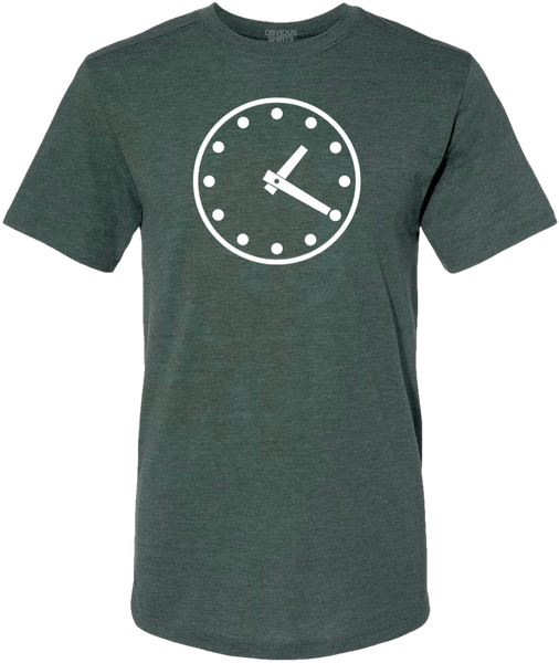 WRIGLEY FIELD SCOREBARD CLOCK IS CHICAGO CUBS GAME' Men's T-Shirt